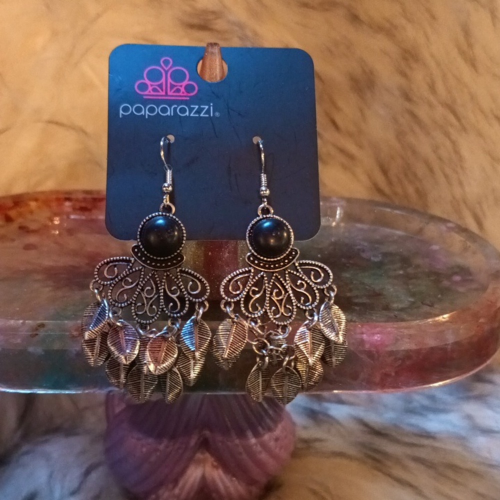 Paparazzi Silver Filigree Leaf Earrings - Picture 2 of 3